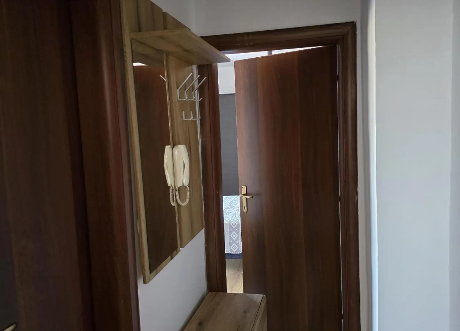 Sun Rays Apartment Tirana 0*,