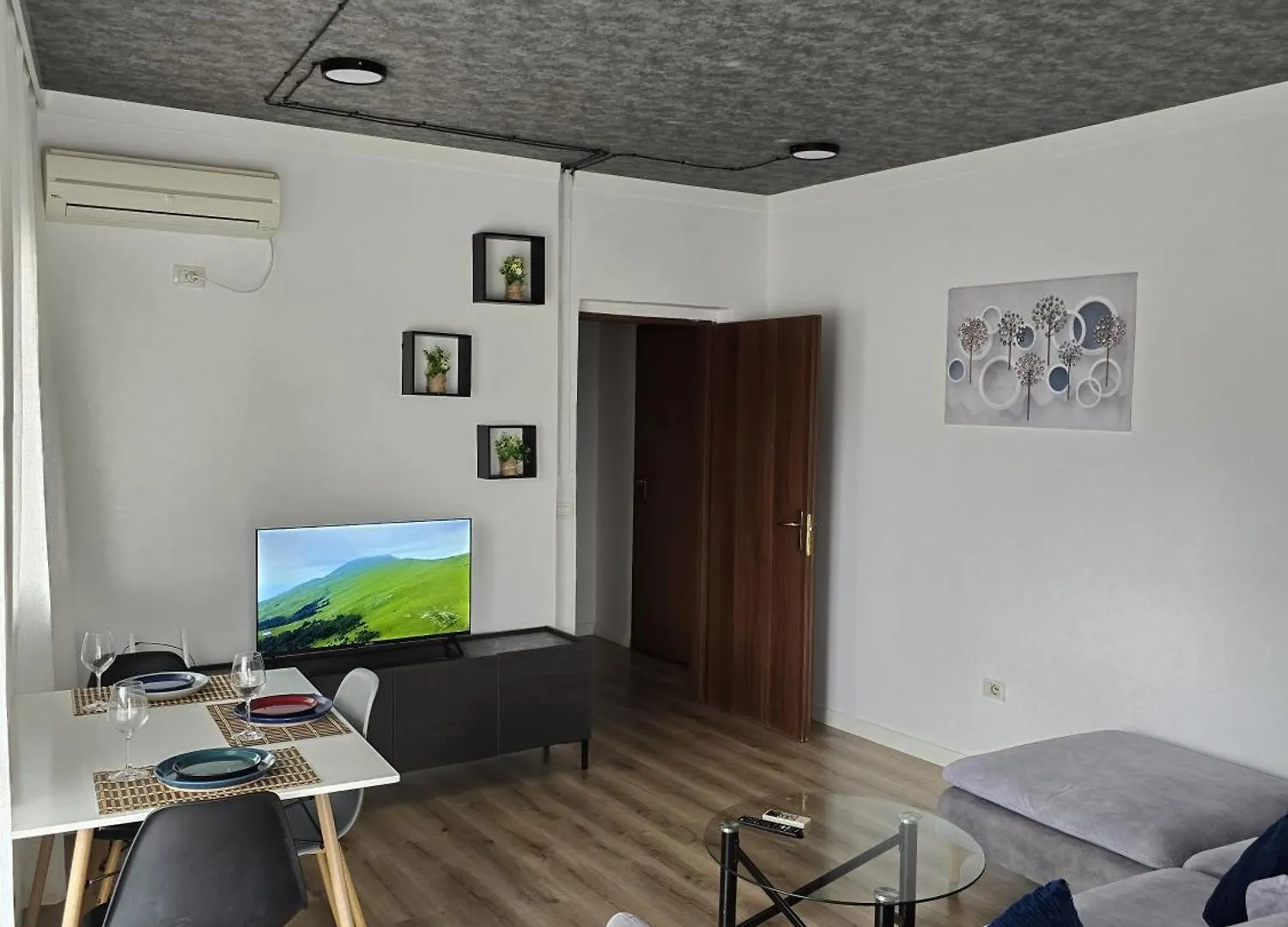 Sun Rays Apartment Tirana